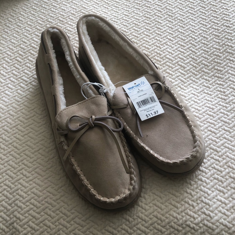 Ladies Slippers Moccasin Style Size L (9/10)